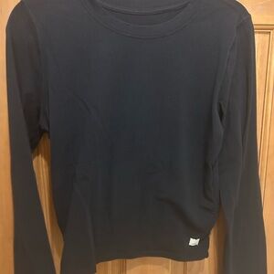 Vuori Black long sleeve coast crop. Xl.